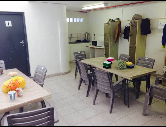 1,856M² FACTORY TO LET IN PAARDEN EILAND